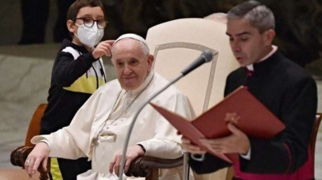 Criança Autista Brinca Com Papa Francisco