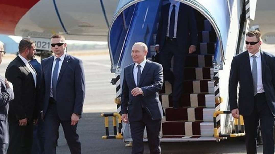 O presidente russo Vladimir Putin chega a Téhéran