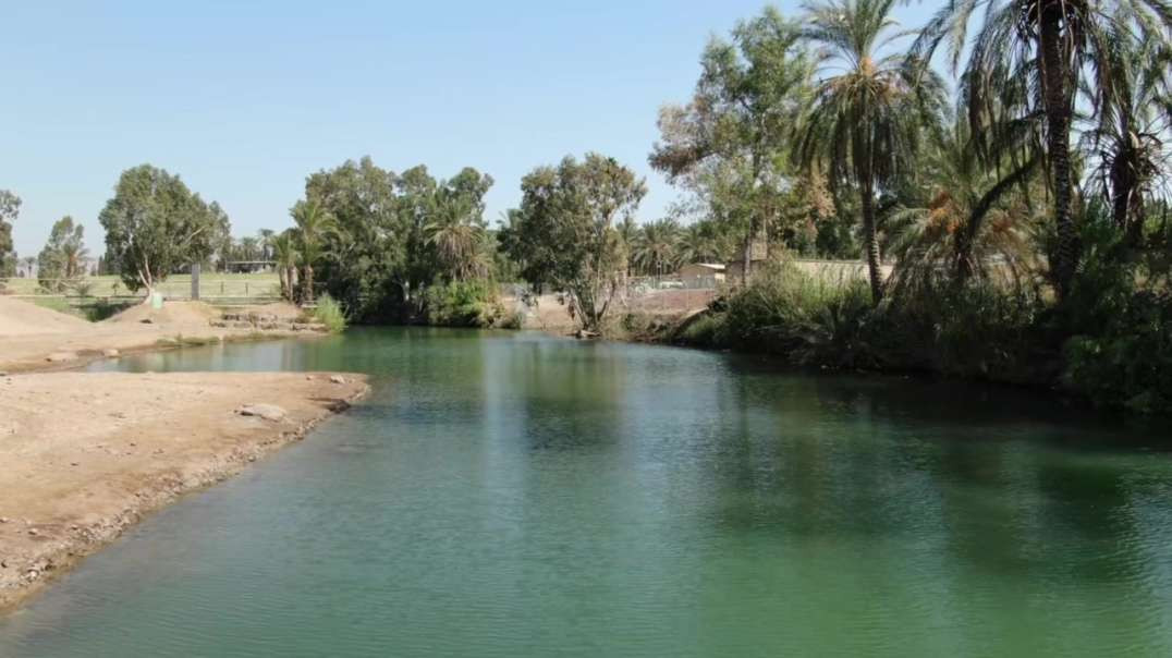 Rio Jordão é um curso de água de grande importância religiosa que se situa no Oriente Médio