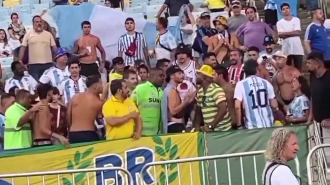 Torcedor do Brasil pegando seu espaço pro bandeirão