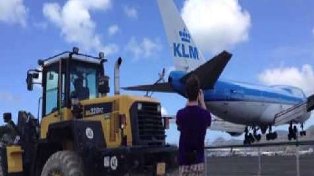 Incrível! Abordagem louca e baixa do 747 em St. Maarten!