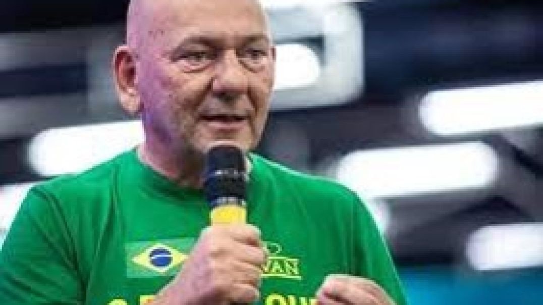 Luciano hang  Faça o que gosta e não terá que trabalhar um único dia da sua vida