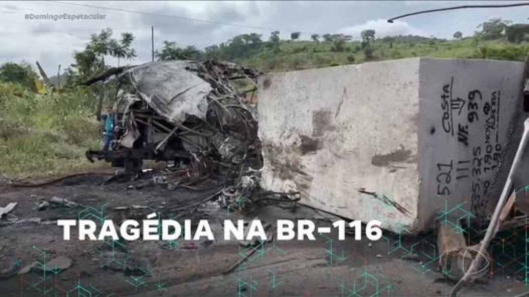 ⁣Acidente entre carreta, carro e ônibus deixa 41 mortos em Teófilo Otoni (MG