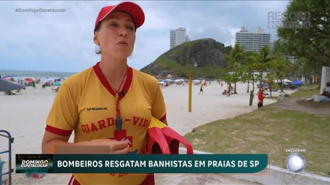 ⁣Bombeiros resgatam banhistas em praias de São Paulo