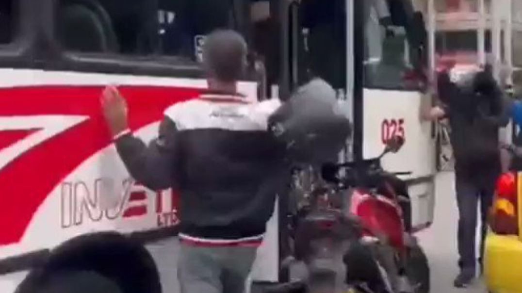 Uma surra de pano de facão!