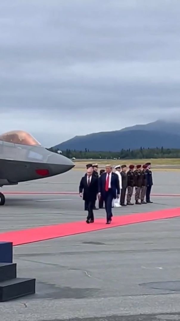 Putin e Trump trocam elogios, mas não anunciam acordo: 'Nada fechado'