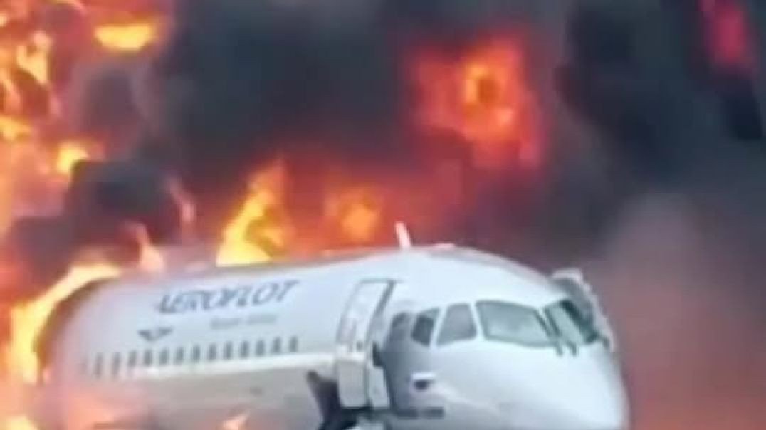 🚨 ÚLTIMAS NOTÍCIAS... Pelo menos 40 pessoas morreram quando um avião da Aeroflot