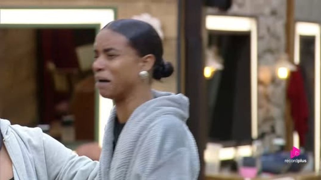 Carol foi expulsa da fazenda 17