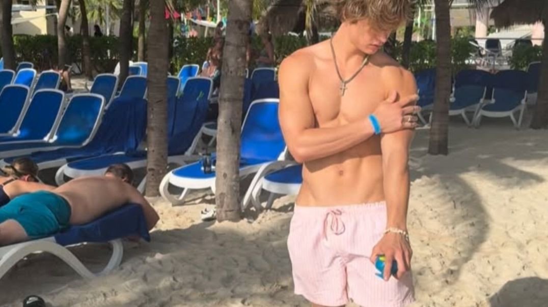 ⁣Na Praia De Boa Férias