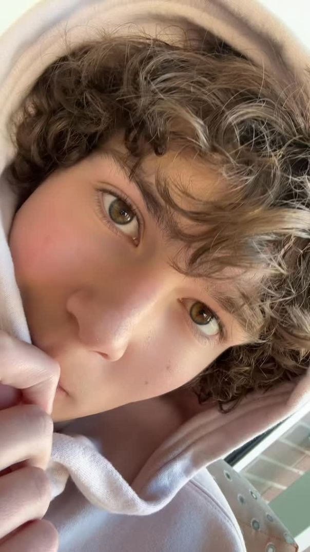 Pode-se dizer que tenho olhos bonitos.