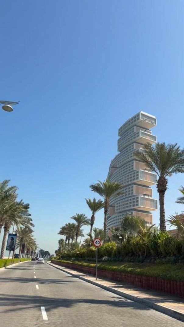 Belo edifício em Dubai City