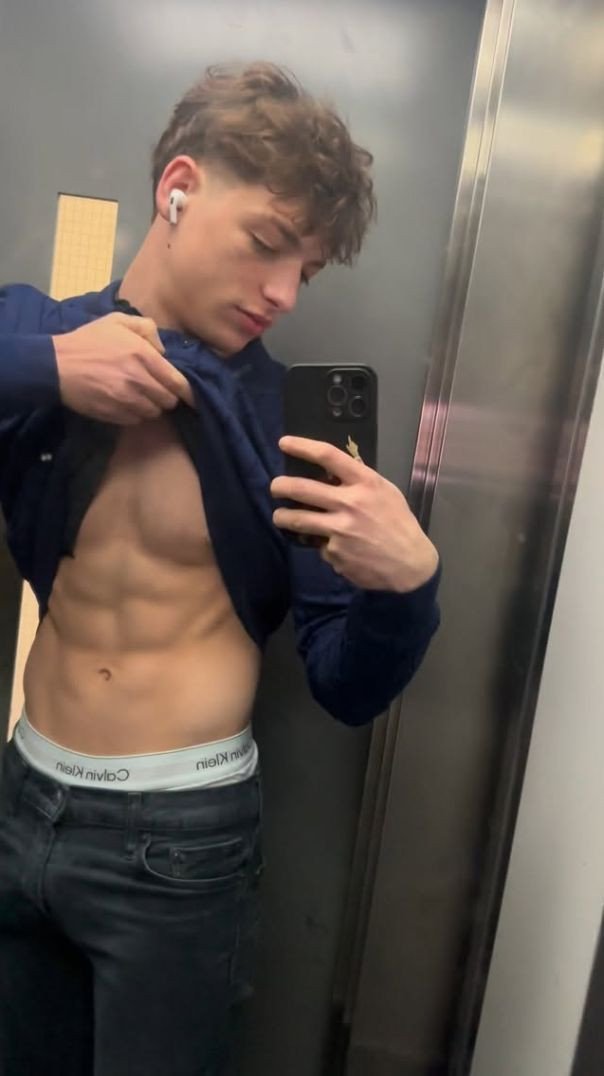 Estou ganhando massa muscular #tanquinho #abdômen #academia