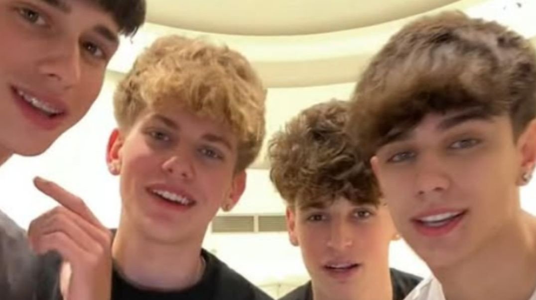 ⁣Musical ! Amigos #boy