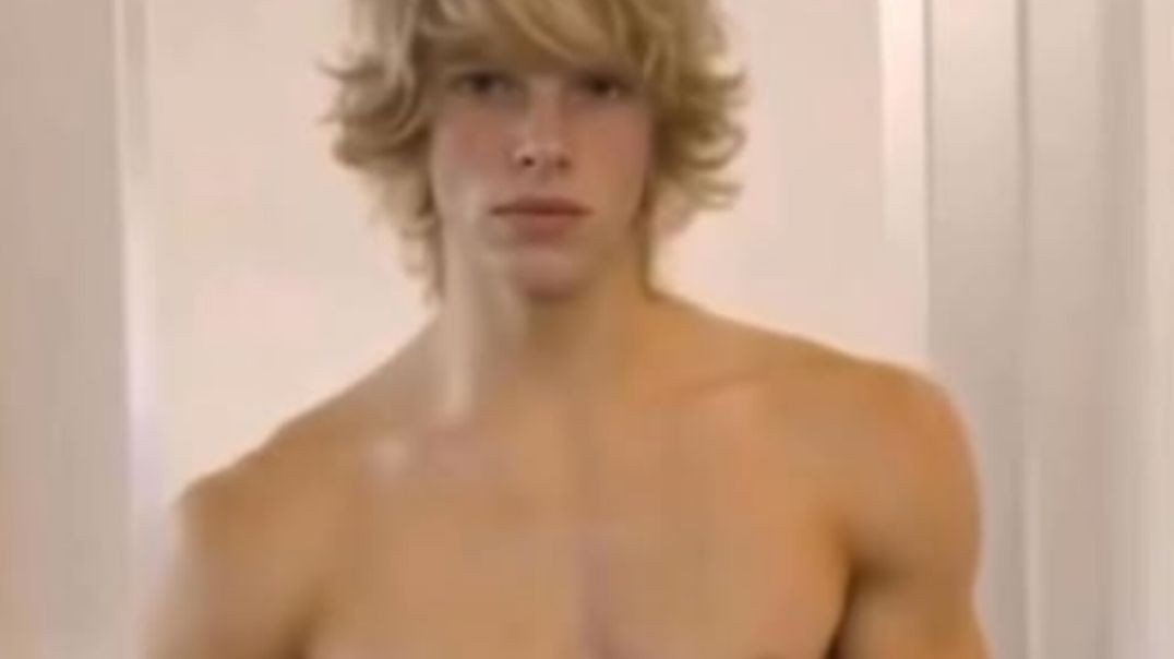 ⁣Em casa! Fazendo Nada