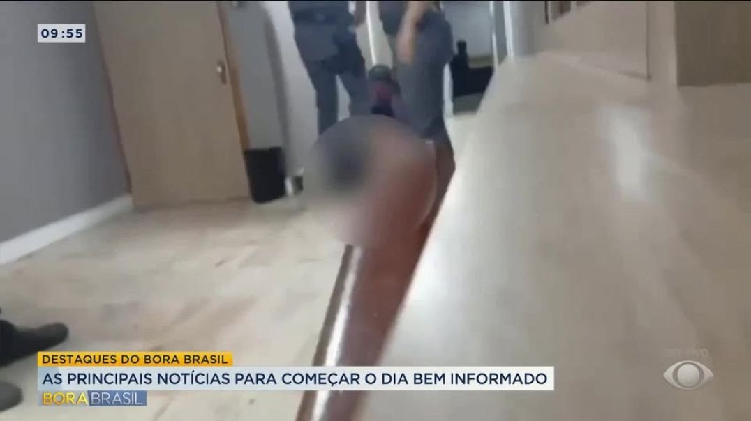 ⁣Foi afastado o policial flagrado chutando o rosto de uma mulher