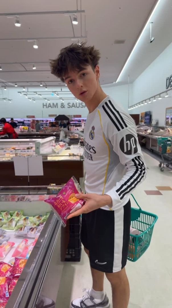 Eu meio que adoro supermercados.