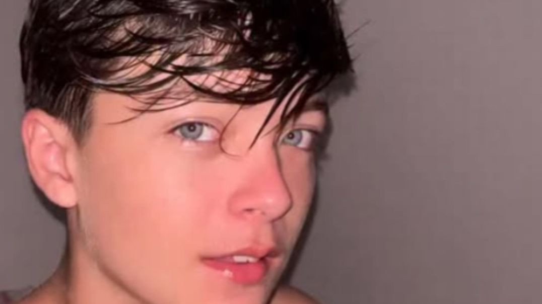 ⁣Fazendo Nada Em Casa !