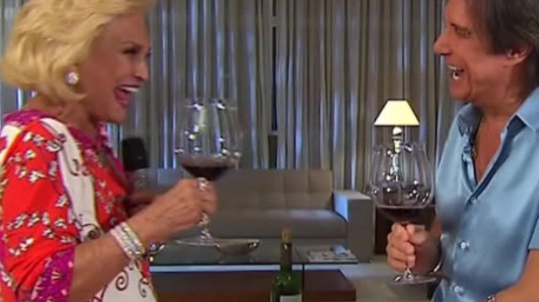 ⁣Este domingo, dia 8 de março, marca o Dia Internacional da Mulher e o aniversário 🎂 de Hebe Camargo.