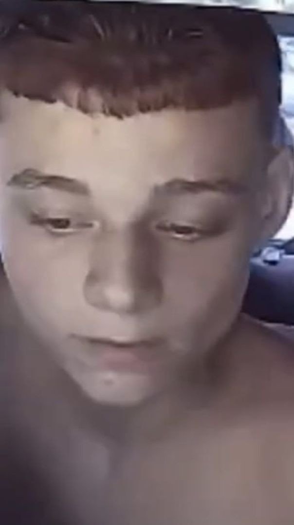 Um assalto registrado por câmera de segurança no interior de um carro de aplicativo ocorreu no últim