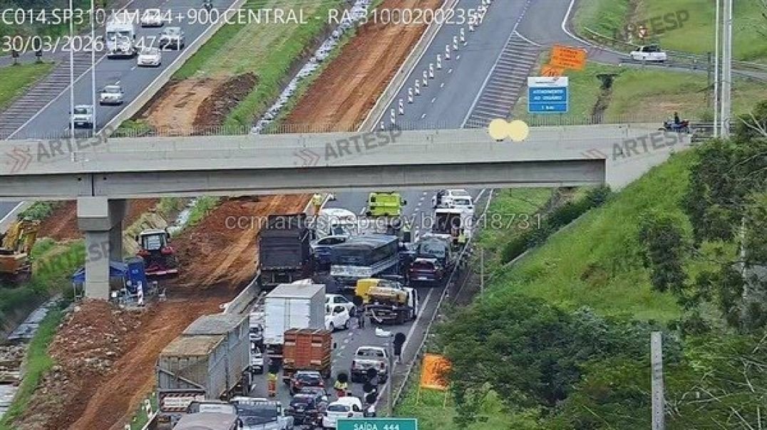 acidente com 13 veículos interdita Rodovia Washington Luís em Rio Preto