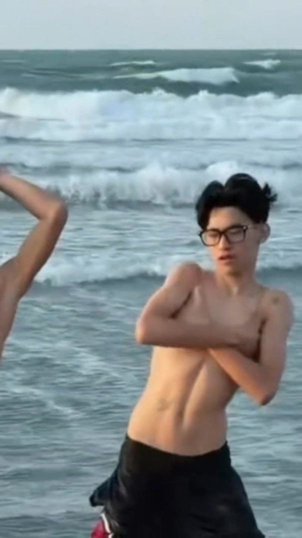 Na Praia ! Com Os Amigos