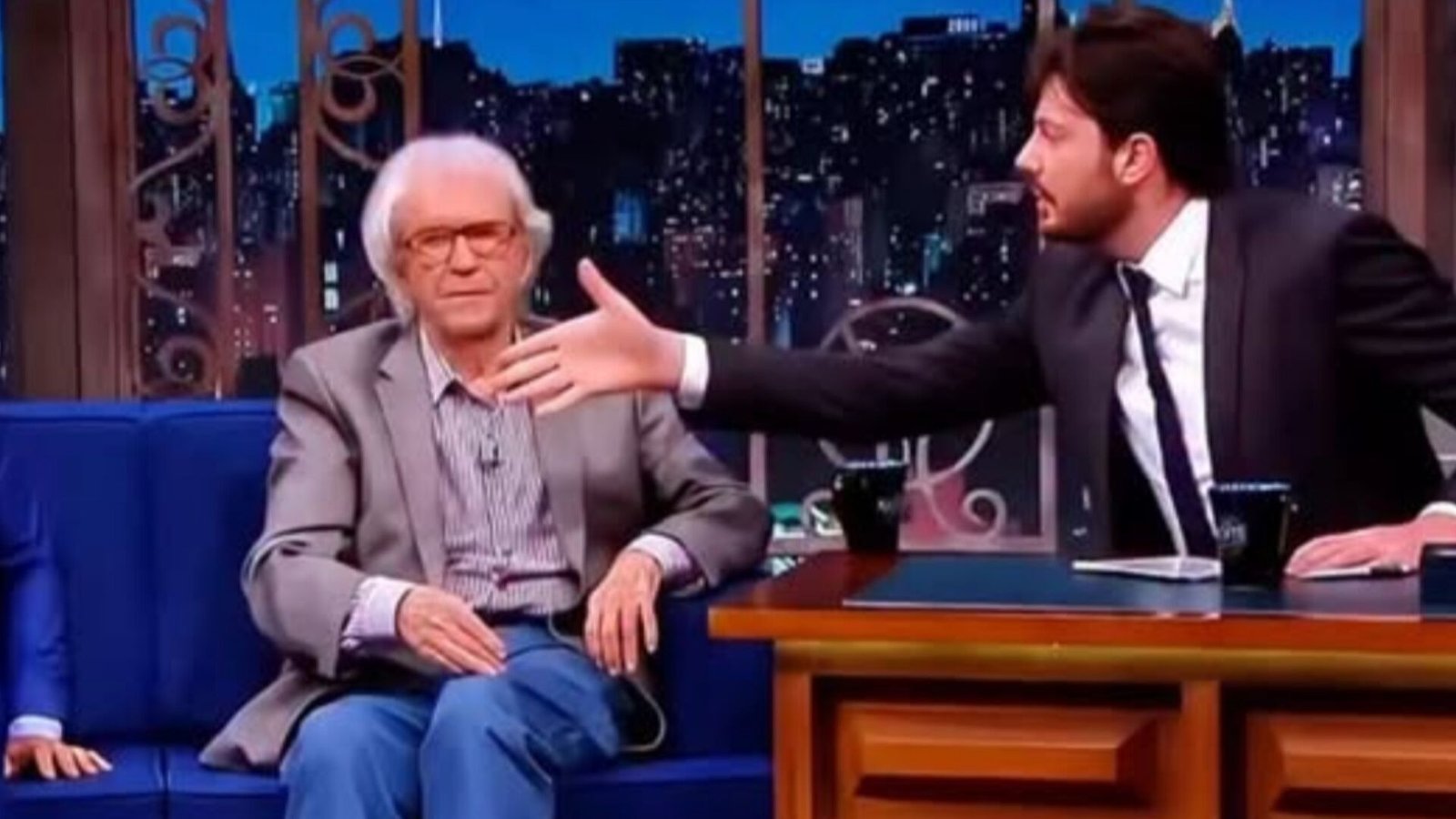 Entrevista ! Danilo Gentili Entrevista Juca De Oliveira