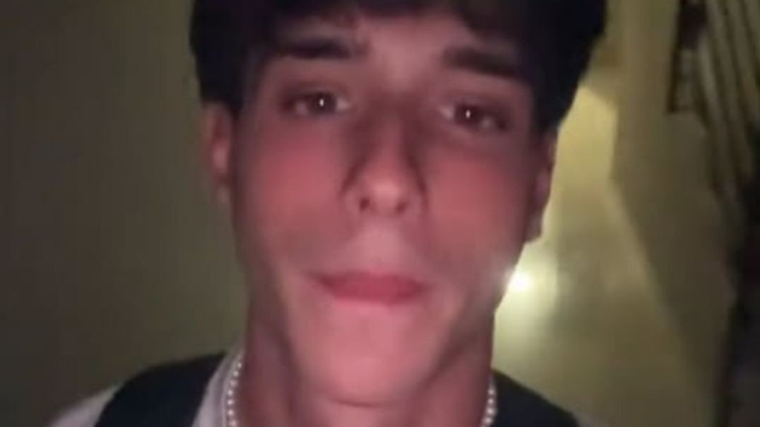 ⁣Aula ! Indo pra escola acabou as férias