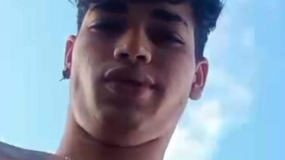 ⁣Eu continuo sendo eu não mudo por ninguém