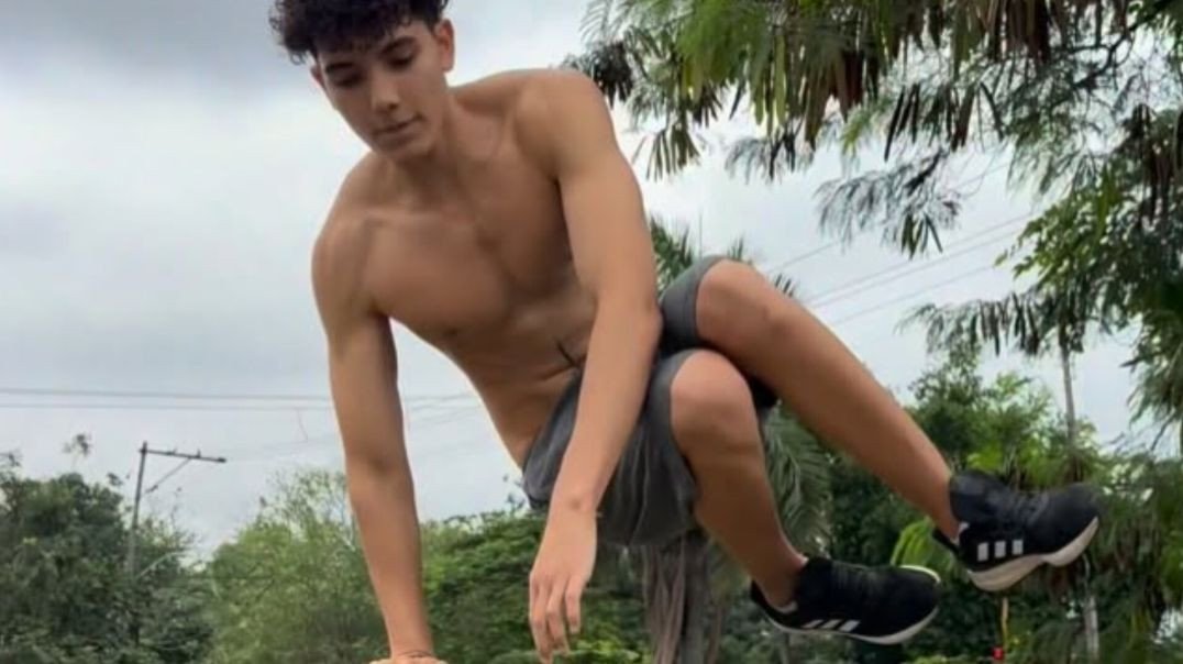 Cada salto que das é uma tentaticada passo você se aproxima da versão mais forte de você.”🥷🏻