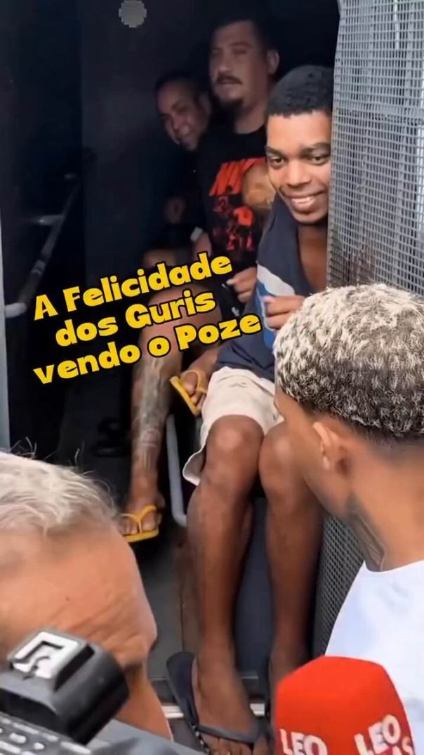 Os guris ficaram numa felicidade que iam ser presos com o MC Poze do Rodo. 😂😂😂🥴🤦‍♂️