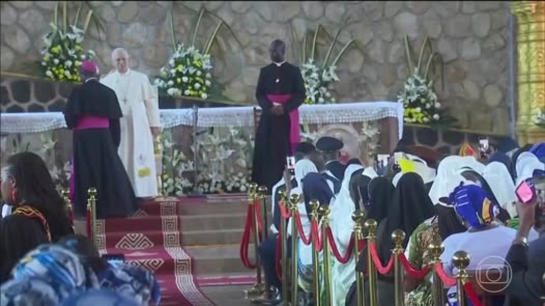 ⁣Papa Leão XIV diz que o mundo 'está sendo devastado por um punhado de tiranos'.