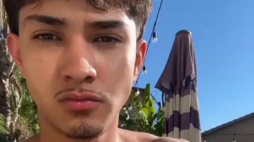 Na Piscina! Sexy demais 😍 tão gostoso