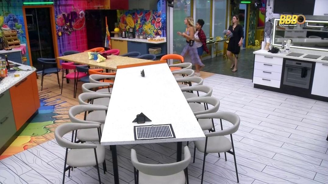 Milena, Ana Paula e Samira conversam sobre a imformação privilegiada