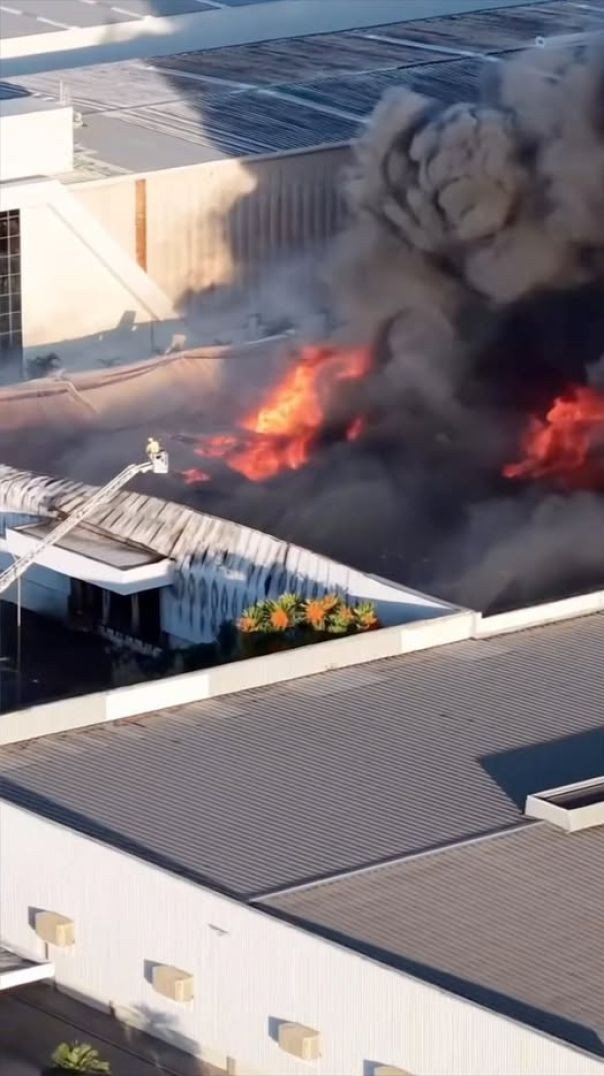 Urgente incêndio atingiu uma fábrica têxtil em Itajaí na tarde desta quarta 15/07