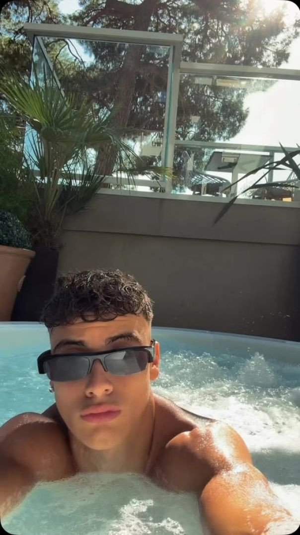 Banho de banheiro em Casa! #boy