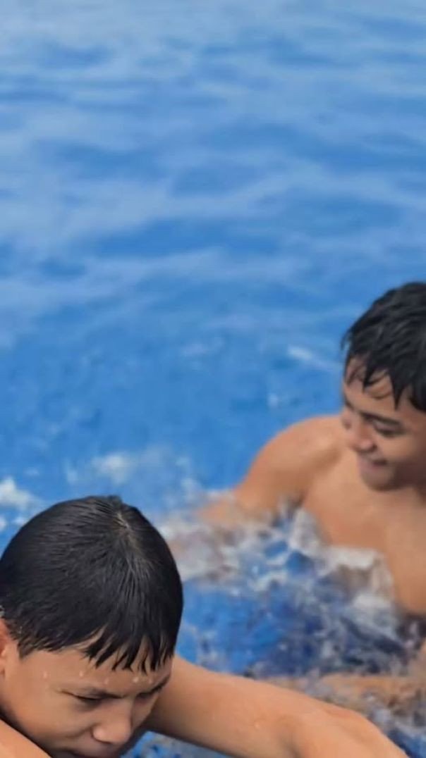 Piscina! Domingo! #boy