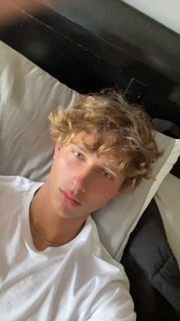 diga pra sua mãe que eu mandei #boy